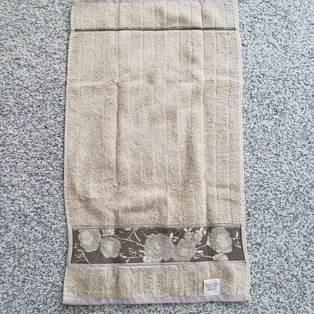 Wamsutta Green and Purple Hand Towels Soft and Absorbent